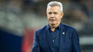 La afición abuchea a Javier Aguirre en Guadalajara