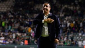 Efraín Juárez defiende a Pumas y manda mensaje: “Estamos vivos y vamos a pelear”