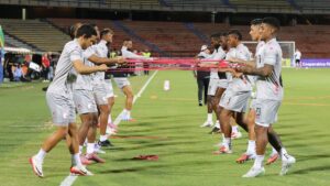 Un Santa Fe sin margen de error visita Barranquilla