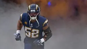 Khalil Mack renueva con los Chargers por un año y apunta al Super Bowl