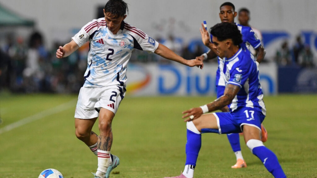 Costa Rica continúa sin ganar en la fase final. ORLANDO SIERRA / AFP