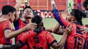 Con un golazo de chilena de Altán, Municipal golea a Malacateco