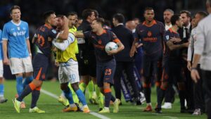 Lautaro Martínez y Antonio Conte se pelean en pleno partido de la Serie A