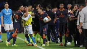 Lautaro Martínez y Antonio Conte se pelean en pleno partido de la Serie A