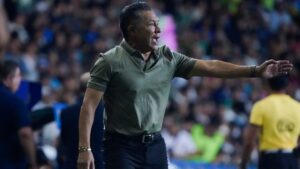 Nacho Ambriz, con incertidumbre sobre el futuro de James Rodríguez en León