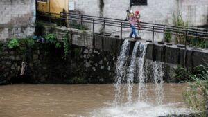 Se forma depresión tropical Diecisiete-E: ¿Qué estados tendrán lluvias torrenciales y fuertes vientos?