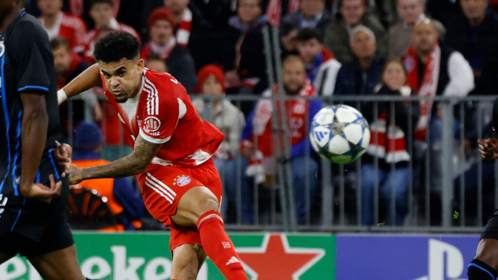 Luis Díaz dispara al arco en Champions. - Michaela Stache, Reuters.