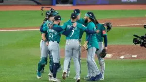 Mariners apalea a Blue Jays y se pone 2-0 arriba en la Serie de Campeonato