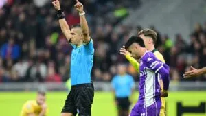 Directivo y DT de Fiorentina estallan tras derrota ante Milan y arremeten contra Santi Gimenez