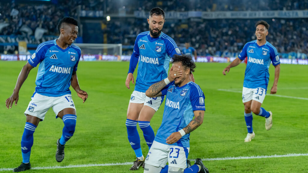 Jugadores de Millonarios celebran un gol. - Vizzor Image.