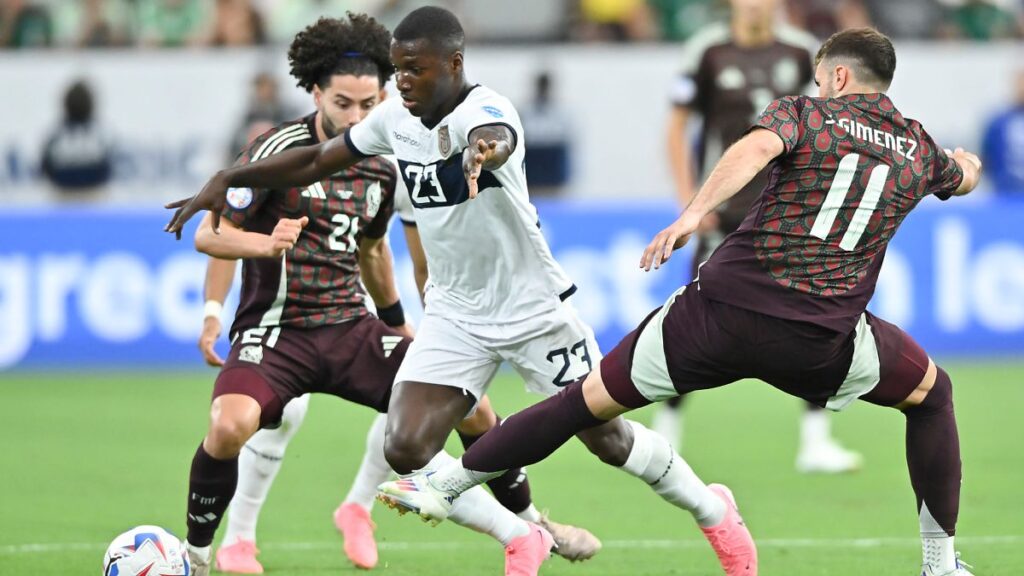 Moisés Caicedo ante la selección mexicana