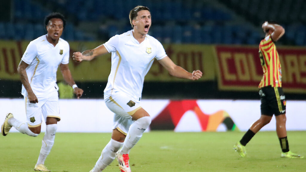 Gabriel Cadavid celebra un gol. - Vizzor Image,