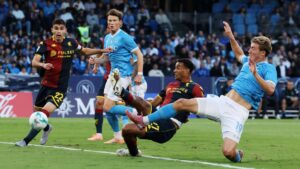 Napoli vence al Genoa de Johan Vásquez y toma el liderato de la Serie A