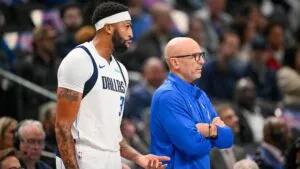 Mavericks derrotan a Pacers, pero podrían perder a Anthony Davis para el juego en México