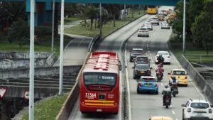 Pico y placa en Bogotá para este lunes, 10 de noviembre de 2025: horarios, restricciones y vehículos exentos