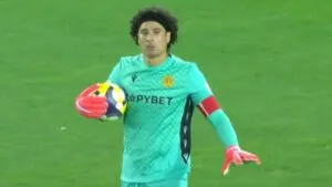 Ochoa y AEL Limassol avanzan en la Copa de Chipre tras llevarse el clásico