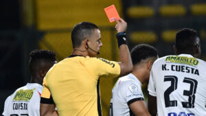 La liga colombiana ya es la primera del mundo… ¡en expulsiones!