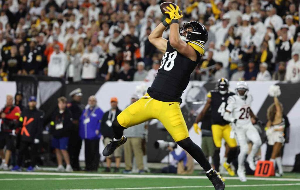 NFL Picks 2025 Colts vs Steelers