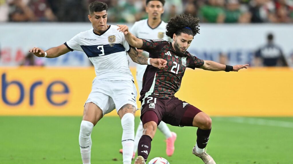 Piero Hincapié ante la selección mexicana