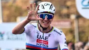 Tadej Pogacar conquista el pentacampeonato en el Giro de Lombardía