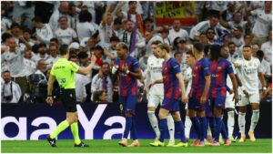 ¿Qué marcó el árbitro? La polémica se presenta en el inicio del Real Madrid vs Barcelona