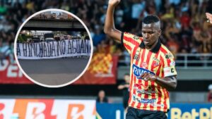 ¡Ciudad colapsada! Hinchas del Pereira bloquean vías y protestan contra Álvaro López