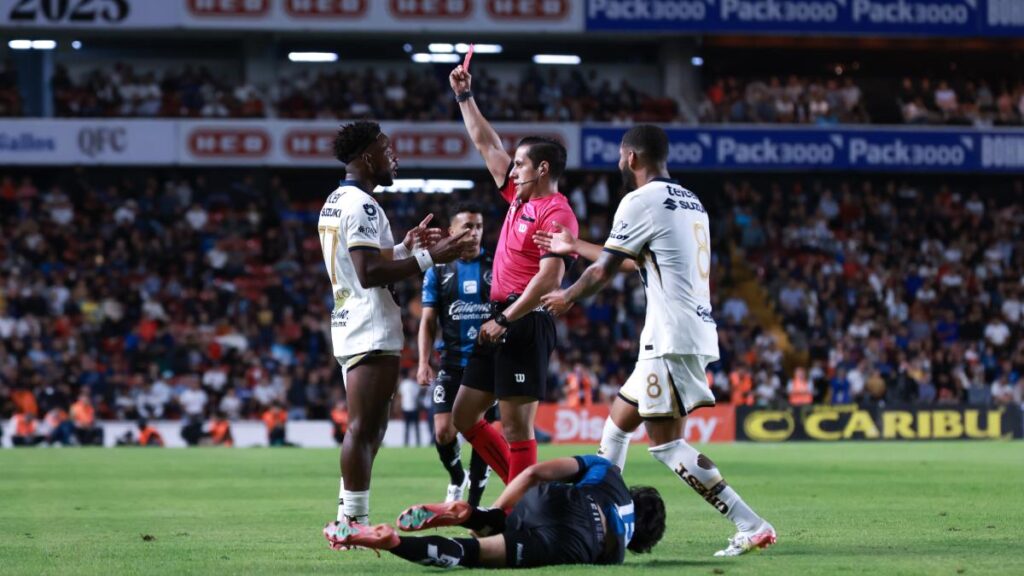 Pumas tiene otro problema: ha pagado mucho dinero debido a las amarillas y expulsiones que han tenido en el torneo.