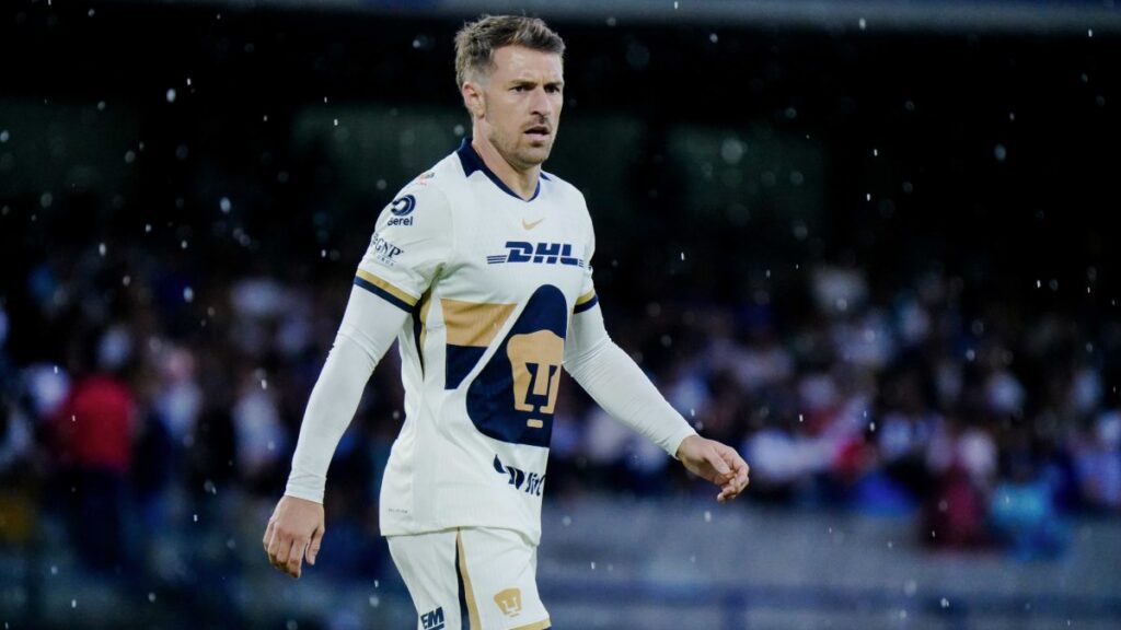 Ramsey deja Pumas tras pocos meses y regresa a Europa por motivos personales