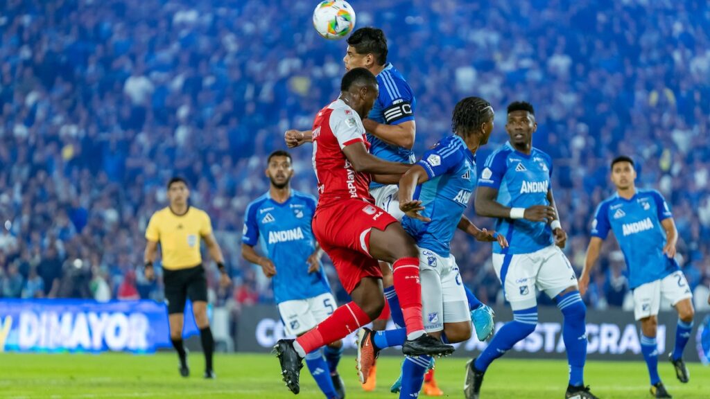 Santa Fe vs Millonarios en la Liga BetPlay | VizzorImage.