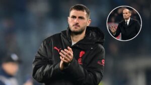 Allegri pide calma por la lesión y falta de gol de Santi Gimenez