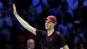 Jannik Sinner se instala en la final de Vienna y empata marca de Novak Djokovic