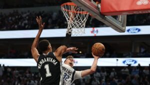 Wembanyama comanda triunfo de Spurs ante Mavericks y amarga el debut de Cooper Flagg en la NBA