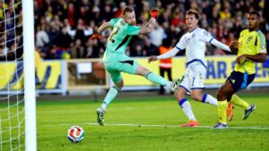 Kosovo da la sorpresa y Suecia está prácticamente eliminada del Mundial