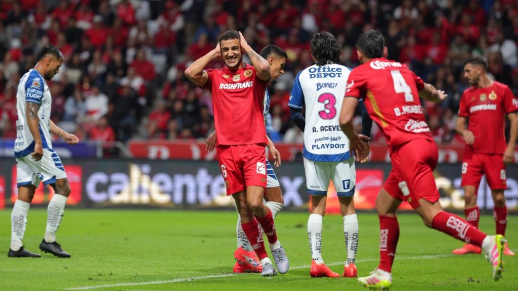 Pereira en lamento tras fallar una oportunidad de gol