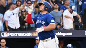 Blue Jays arrasan a Yankees con dos jonrones de Alejandro Kirk en Serie Divisional