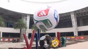 ¡Espectacular! así luce el balón gigante ‘Trionda’ en el AICM