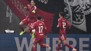 Al Liverpool le basta con un tiempo para sepultar al Eintracht Frankfurt