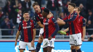 Jhon Lucumí brilla con gol y enorme actuación frente al Napoli