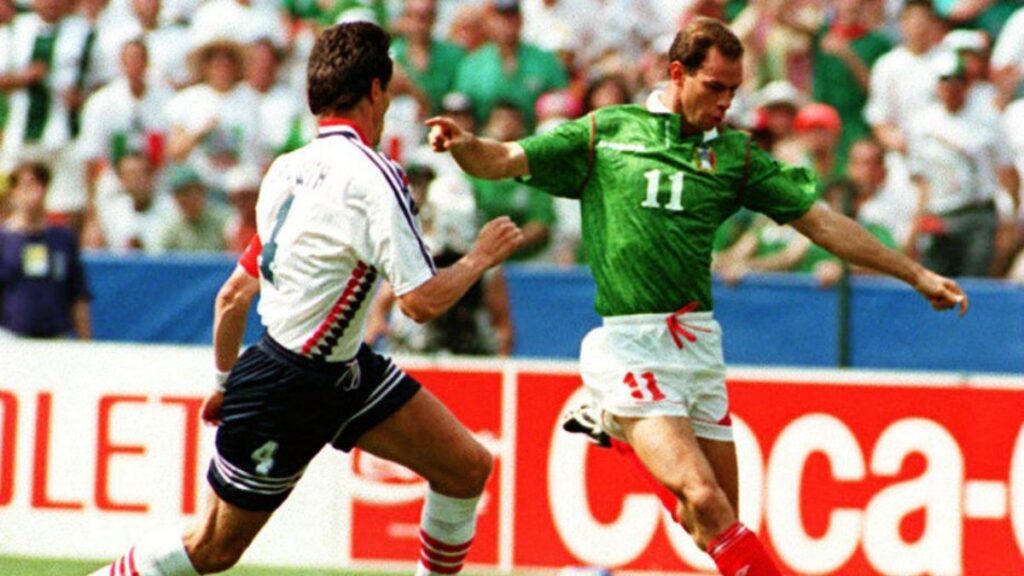 Uniforme de México en el Mundial de Estados Unidos 1994 | Timothy A. CLARY / AFP