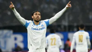 Aubameyang lidera al Marsella en triunfo clave sobre Newcastle