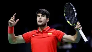 Carlos Alcaraz se baja de la Copa Davis por lesión