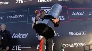 ¡Triple Corona! Alex de Alba consigue dramático título de la NASCAR Méxicor Series 2025