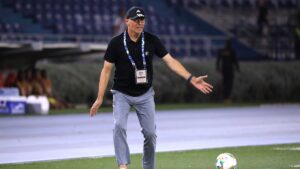 Junior respalda a su técnico: Arias mantiene contrato hasta el próximo año