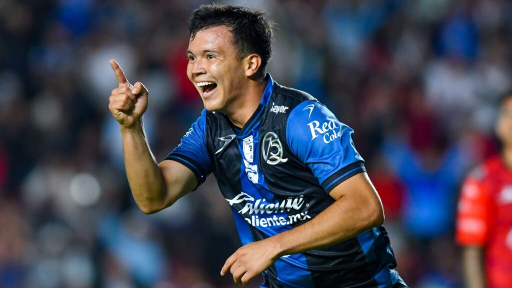 Querétaro se impone al Mazatlán en casa y aún sueña con el Play In