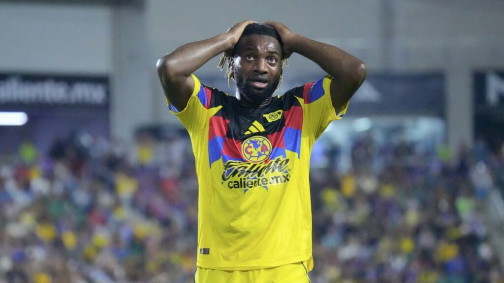 Allan Saint-Maximin, baja para el América por un cuadro de fiebre