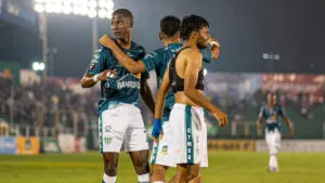 Antigua GFC aplasta a un Comunicaciones que profundiza su crisis