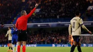 ¿Cuántas más? Araújo vuelve a ser el villano del Barcelona en Champions League