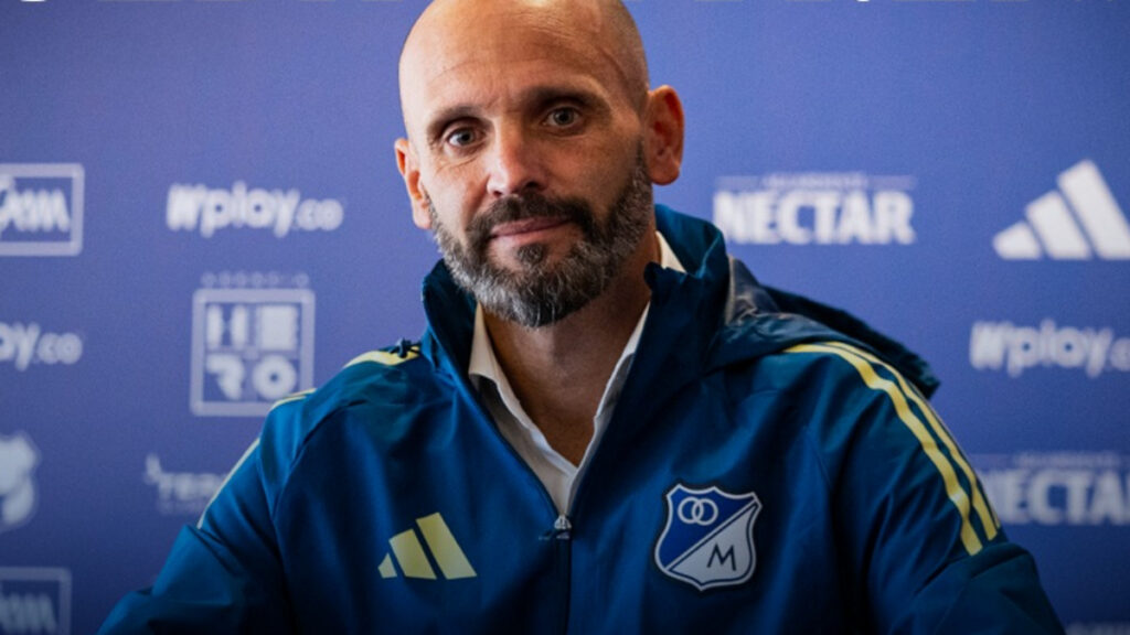Ariel Michaloutsos, en su presentación como director deportivo. - Millonarios FC.