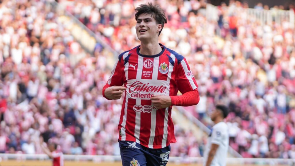 Armando González en festejo de gol ante Rayados