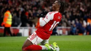 ¡Más líder que nunca! Arsenal golea al Tottenham, a pesar del golazo de Richarlison